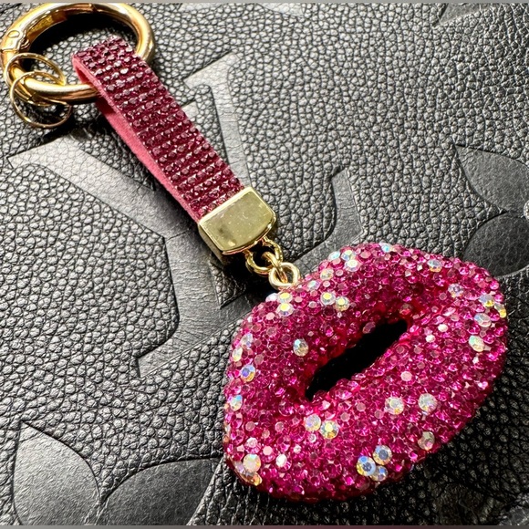 New Hot Pink & Iridescent Austrian Crystal Lips Purse Bag Charm Keychain - 5” - Picture 2 of 5
